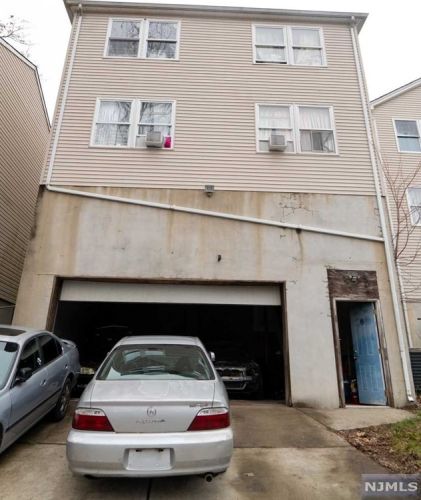 66 3 St, Paterson NJ 07522-1845 exterior