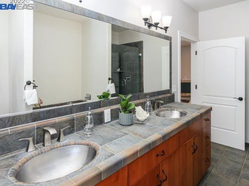 1080 Victorine Rd, Livermore CA  94551-6635 exterior