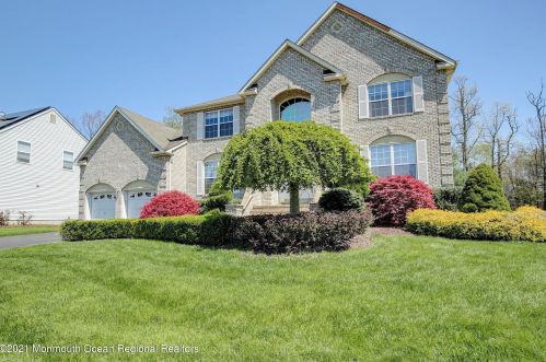 7 Peregrine Dr, Morganville, NJ 07751-1077