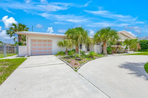 9832 Daisy Ave, West Palm Beach, FL 33410-4719