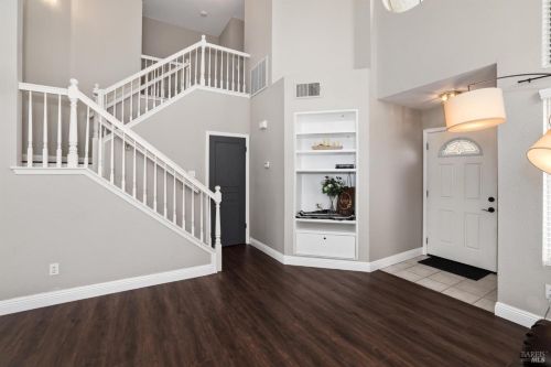 912 Celestine Cir, Vacaville CA  95687-7852 exterior