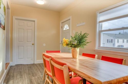 75 Angell Rd, South Kingstown RI  02882-5171 exterior
