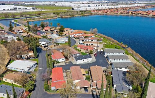 4399 Aplicella Ct, Manteca CA  95337-9100 exterior
