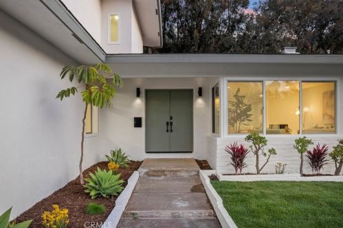 5253 Countryside Dr, San Diego CA  92115-2136 exterior