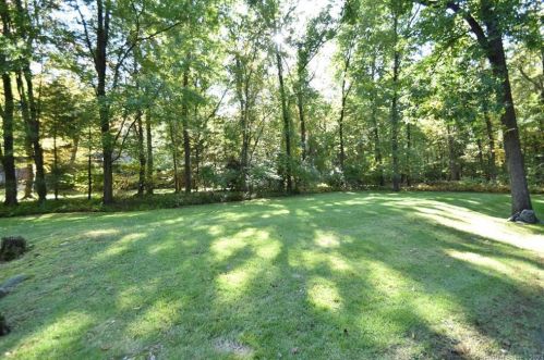 94 Chimney Sweep Hill Rd, Glastonbury, CT 06033-3902