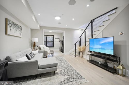 1429 W St, Washington, DC 20009-1212