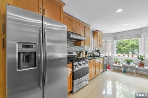 192 Jenkins Dr, Englewood NJ  07632-1635 exterior