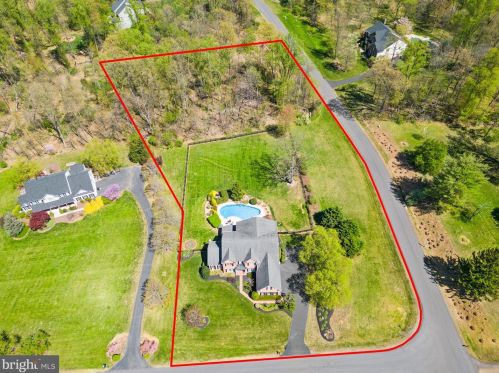 16926 Golden Leaf Ct, Hamilton, VA 20158-3219