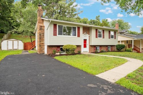 8808 Sylvania St, Lorton, VA 22079-1613