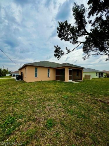 2916 7th Ave, Cape Coral, FL 33909-6812