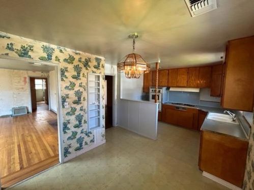 112 Clanton Ave, Woodland CA  95695-4648 exterior