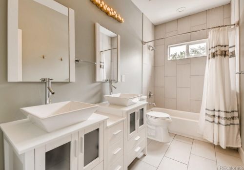 2111 Franklin St, Denver CO 80205-3905 exterior