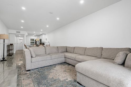 2634 38 Ave, Hollywood FL 33021-1937 exterior