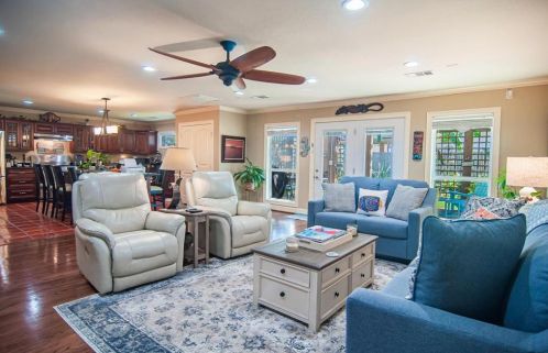 1708 Byu Shr Dr, Galveston TX 77551-4333 exterior