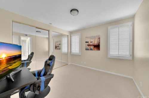 6471 Morningside Dr, Huntington Beach CA  92648-6106 exterior