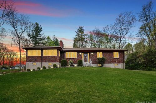 117 Church Hill Rd, Haddam, CT 06438-1146