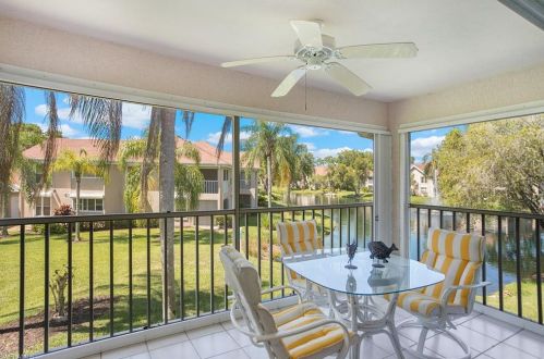 9848 Luna Cir, Naples, FL 34109-4513