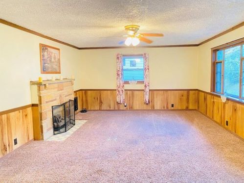 220 Beallsville Rd, Bentleyville, PA 15314-1507