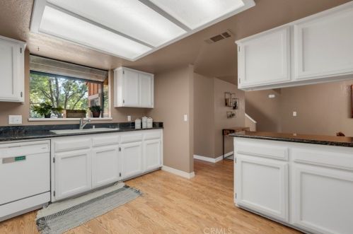 8 Alameda Park Cir, Chico CA 95928-4174 exterior