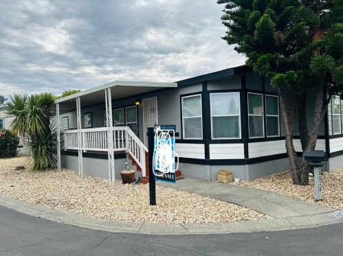 28828 La Corona St, Hayward, CA 94544-6229