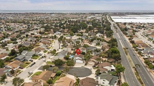 1121 Port Cir, Oxnard CA  93035-2212 exterior