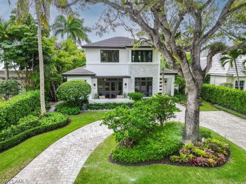 336 1st Ave, Naples FL  34102-5905 exterior