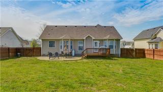 1169 Snoopy Dr, Clarksville, TN 37040-2538