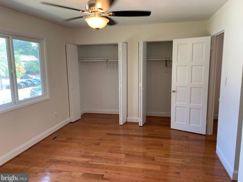 425 Reneau Way, Herndon VA  20170-4521 exterior