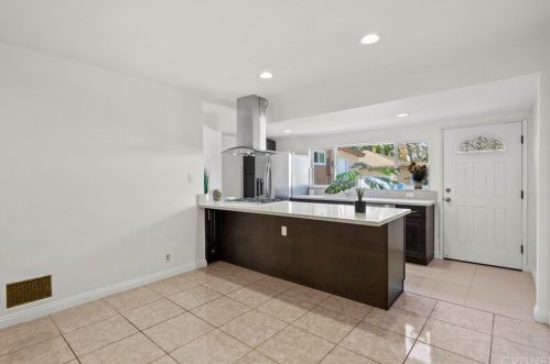 819 Glendale Ave, Glendale CA 91205-3316 exterior