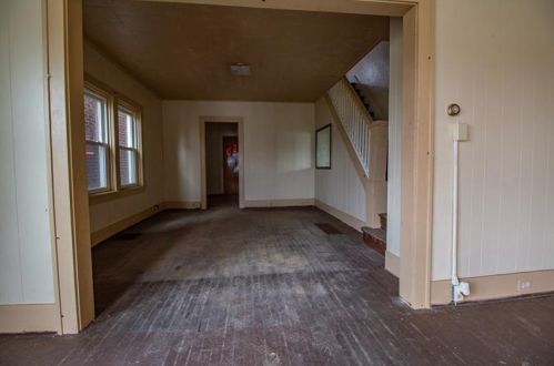 435 Jackson Ave, Vandergrift PA  15690-1338 exterior