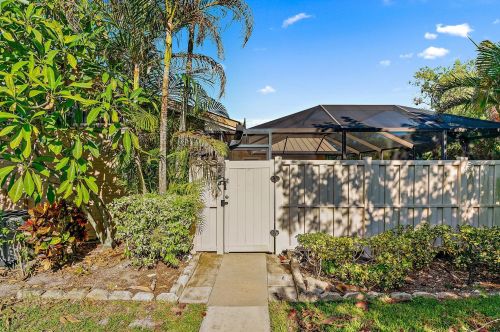 5284 Eagle Lake Dr, West Palm Beach, FL 33418-1537