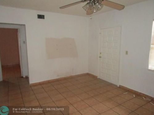 375 37th St, Hialeah, FL 33012-4325