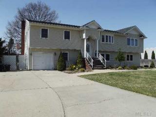300 Central Ave, Bohemia, NY 11716-3159