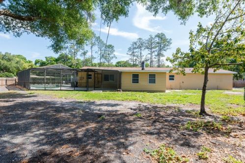 5476 Lk Le Clare Rd, Lutz FL  33558-8013 exterior