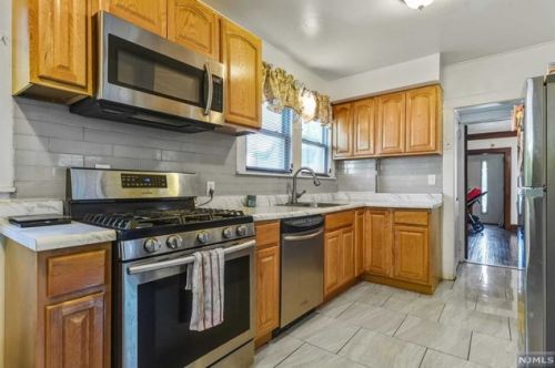 25 Westcott St, East Orange NJ  07017-3209 exterior