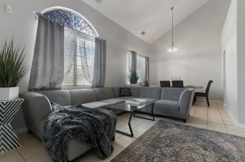 6501 Kenbridge St, Elk Grove CA  95758-6313 exterior