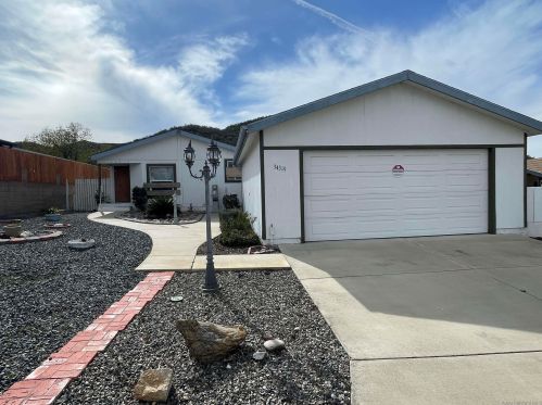 34319 Olive Grove Rd, Wildomar, CA 92595-9127
