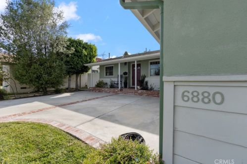 6880 10th St, Long Beach CA  90815-4930 exterior