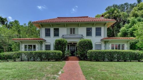 518 New York Ave, Deland, FL 32724-6041