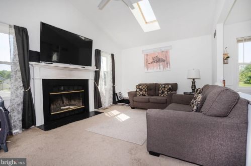 1 Glacier Ct, Bear DE  19701-1779 exterior