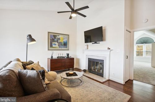 7604 Lakeside Village Dr, Falls Church VA  exterior