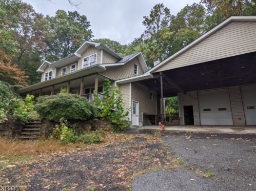 108 Russling Rd, Hackettstown, NJ 07840-4829