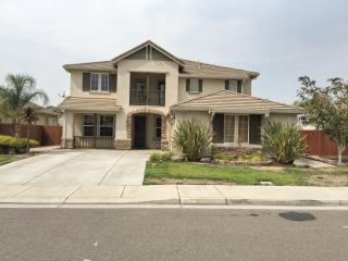 1051 Acacia Ave, Ripon, CA 95366-2661
