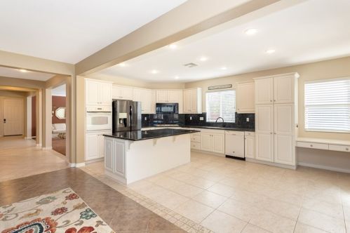 17089 Bluff Vista Ct, Riverside CA 92503-8715 exterior