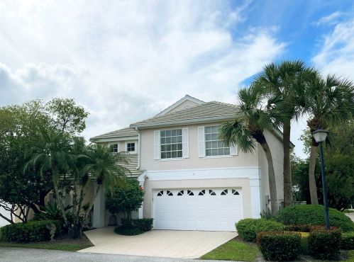 2 Governors Ct, West Palm Beach, FL 33418-7159