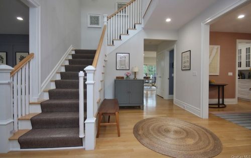 21 Round Hill Pl, Chappaqua, NY 10514-1621