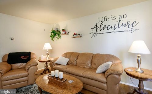 115 Roberta Jean Ave, Littlestown PA  17340-1133 exterior