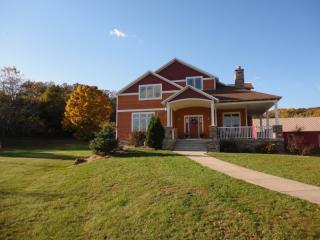 9360 Dunlap Hollow Rd, Mazomanie, WI 53560-9607