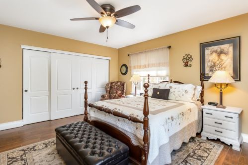 560 Woodlawn Dr, Valpo IN  46385-3347 exterior