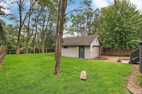 9207 8 Ave, Kenosha WI 53158-5242 exterior